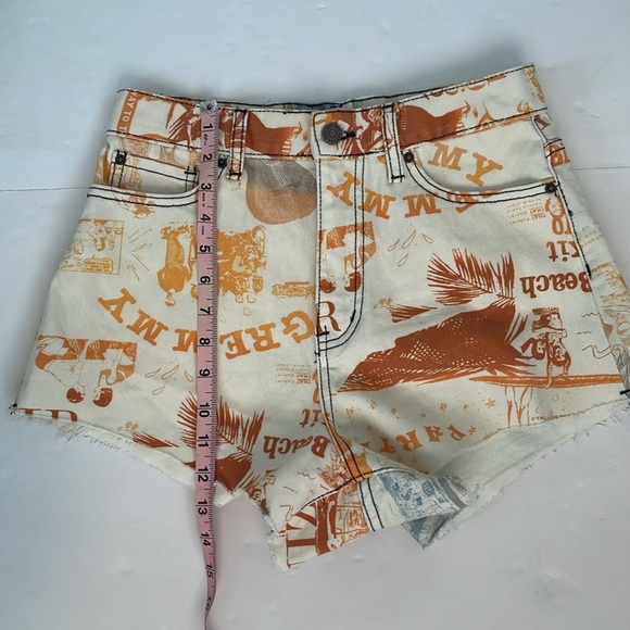 BDG Urban Outfitters Graphic Print Pitched Waist Short Size 27 - Picture 15 of 16